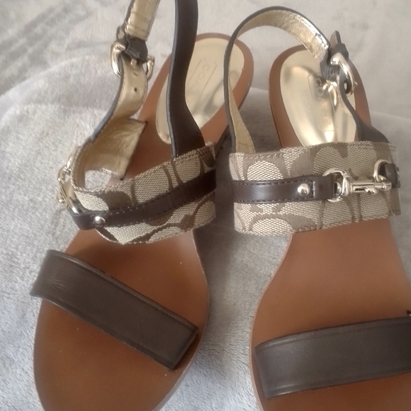 Sandals - Picture 3 of 3